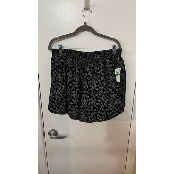 CeCe Black Floral Knit Shorts Size L new with tags ($79) - Picture 1 of 11